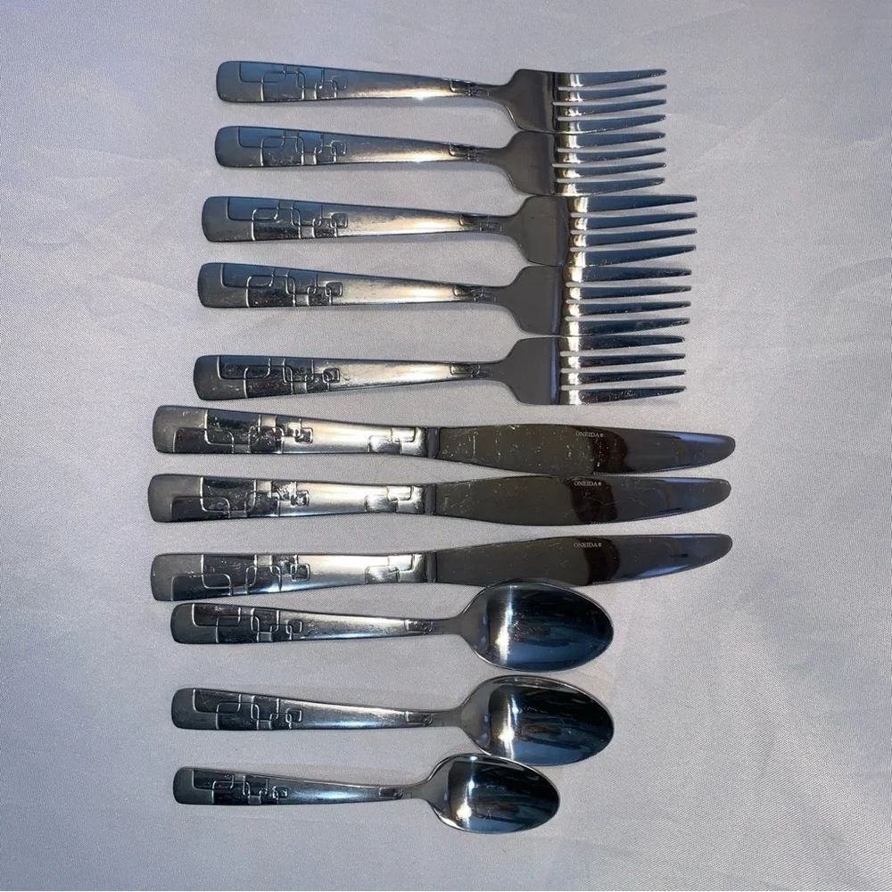 Oneida Quadratic Stainless Steel Flatware Cutlery 11 Pieces Partial Set